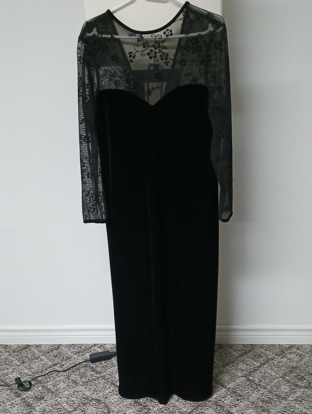 Black Lace Velvet Evening Dress - Elegant Long Sleeve Formal Dress
